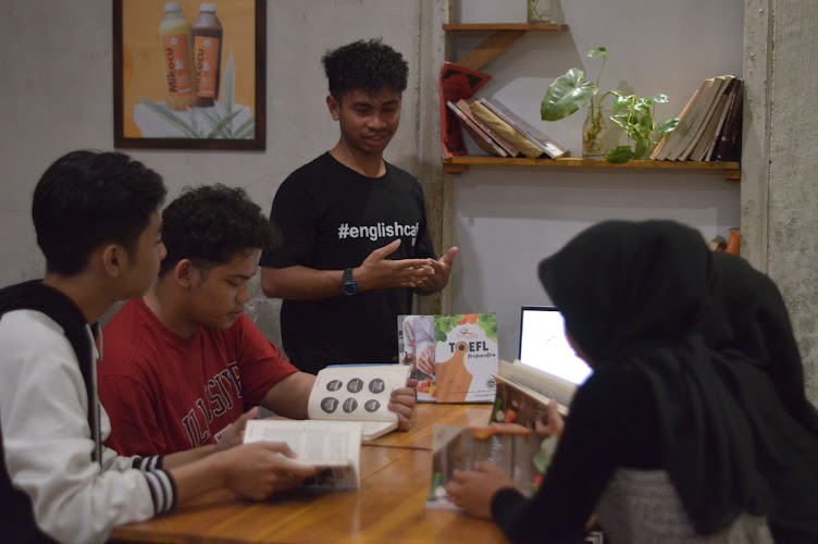 Kursus Bahasa Inggris di Malang - English Cafe Malang — English language school